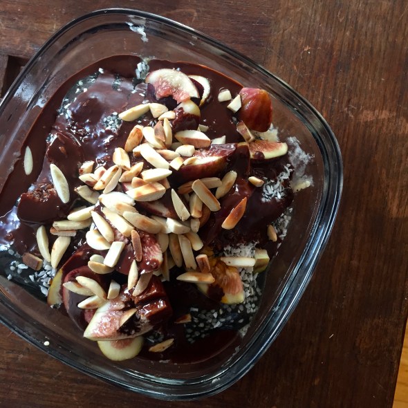 dark chocolate fig acai bowl